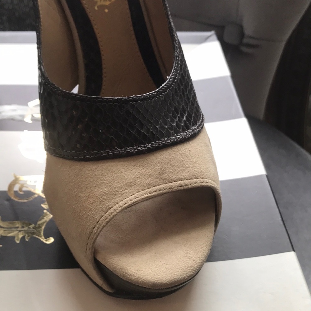 Shoes - Picture 4 of 4